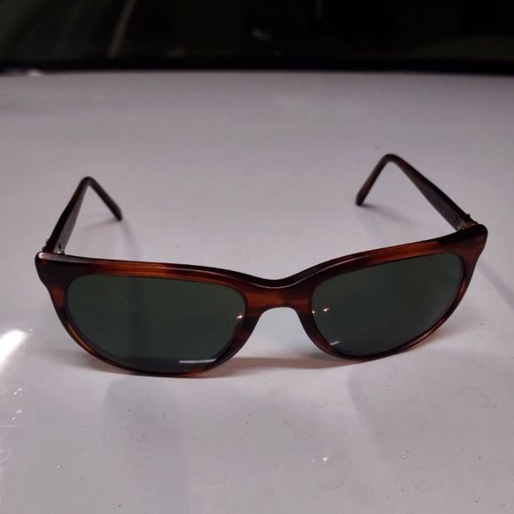Vintage Rayban B&L Celebrities Tortoise G-15 Sunglasses. W1901 - Picture 3 of 8
